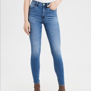 American Eagle High-Waisted Jean